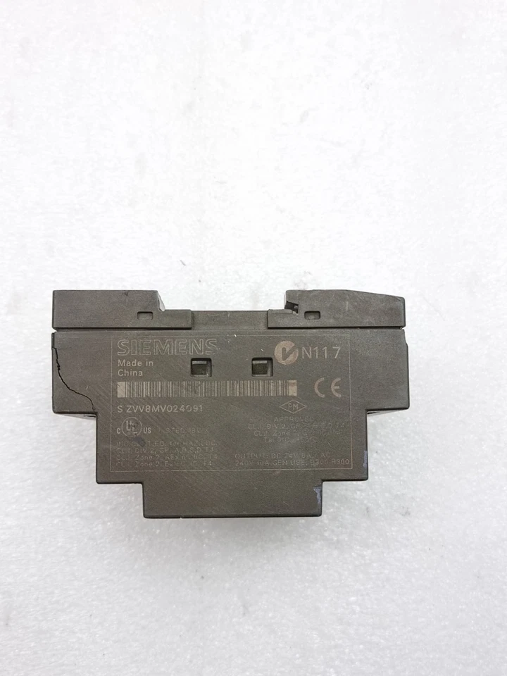 Siemens 6ED1052-1MD00-0BA5 Logo ! 12/24RC Dc12/24V (Used | Cosmetic Damaged)